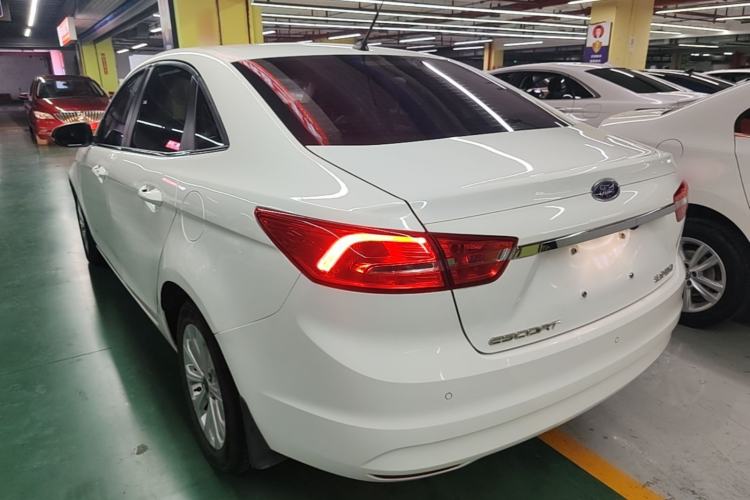 Used Ford Escort 2015 1.5L Automatic Fashion Model Rear Left 45 Deg