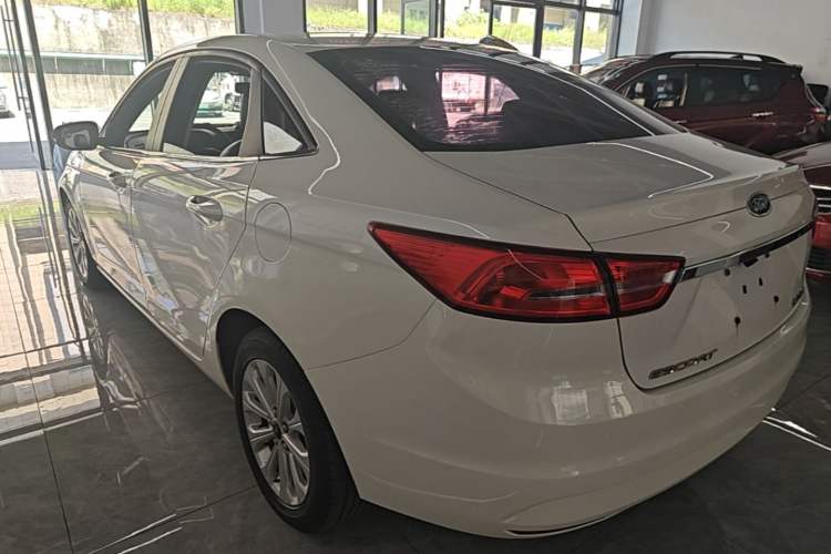 Used Ford Escort 2015 1.5L Automatic Fashion Model Rear Left 45 Deg