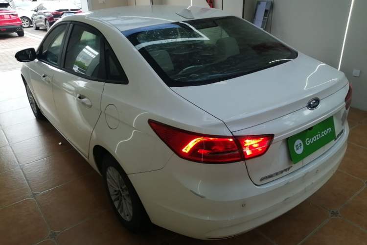 Used Ford Escort 2015 1.5L Automatic Comfort Edition Rear Left 45 Deg