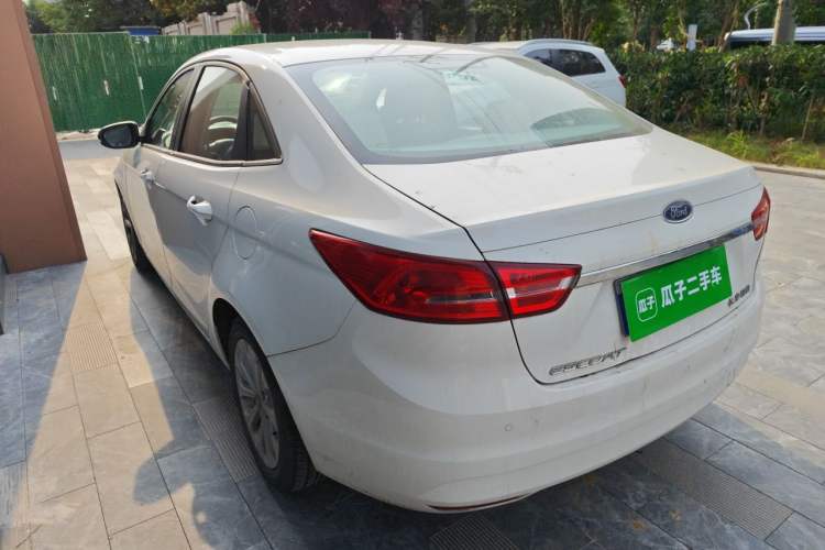 Used Ford Escort 2015 1.5L Automatic Fashion Model Rear Left 45 Deg