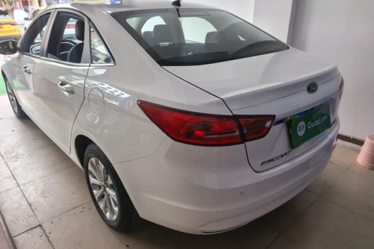 Used Ford Escort 2015 1.5L Automatic Fashion Model Rear Left 45 Deg