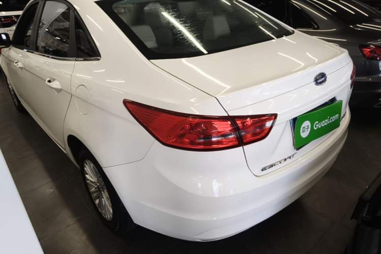 Used Ford Escort 2015 1.5L Automatic Comfort Edition Rear Left 45 Deg