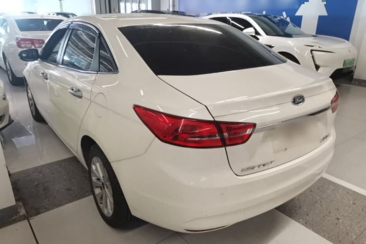Used Ford Escort 2015 1.5L Automatic Fashion Model Rear Left 45 Deg