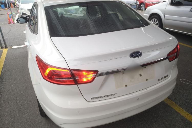 Used Ford Escort 2015 1.5L Manual Fashion Edition Rear Left 45 Deg