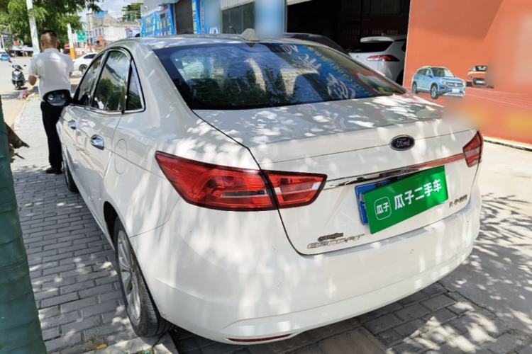 Used Ford Escort 2015 1.5L Manual Fashion Edition Rear Left 45 Deg