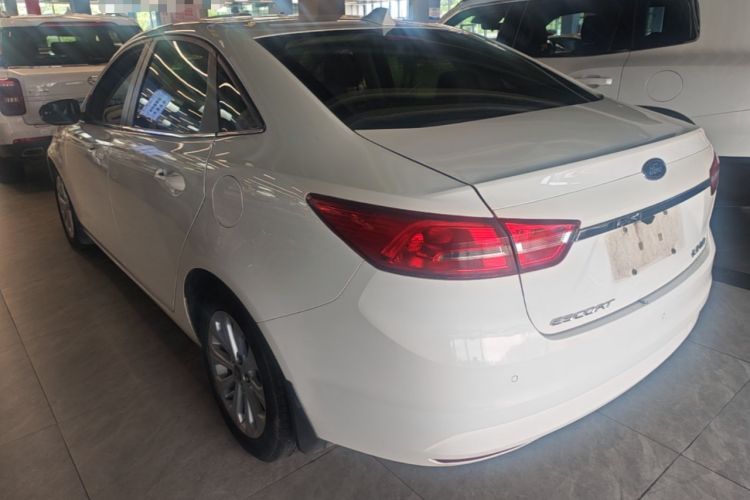 Used Ford Escort 2015 1.5L Automatic Fashion Model Rear Left 45 Deg