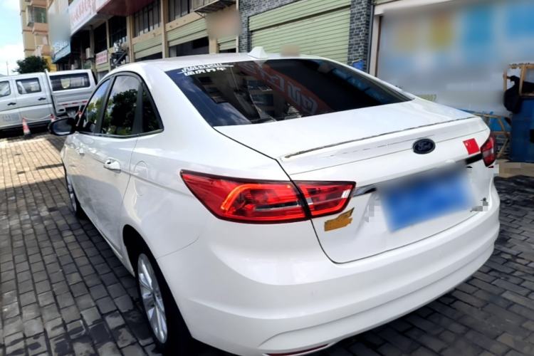 Used Ford Escort 2015 1.5L Automatic Fashion Model Rear Left 45 Deg