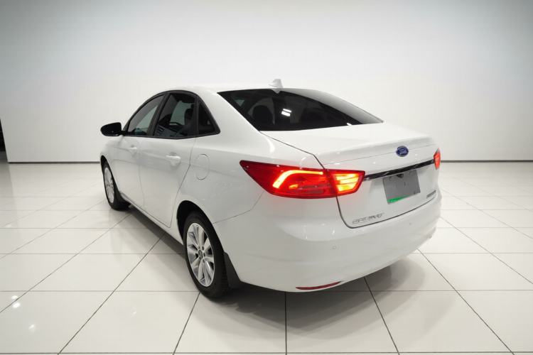 Used Ford Escort 2015 1.5L Automatic Fashion Model Rear Left 45 Deg
