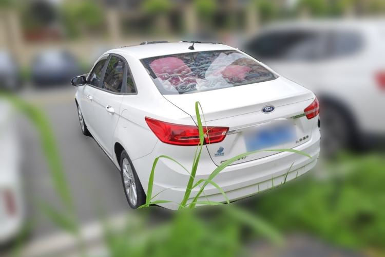 Used Ford Escort 2015 1.5L Automatic Fashion Model Rear Left 45 Deg