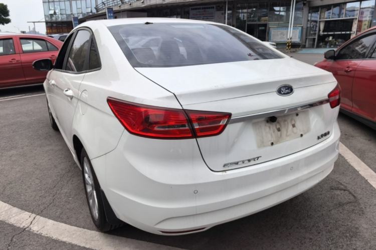 Used Ford Escort 2015 1.5L Manual Fashion Edition Rear Left 45 Deg
