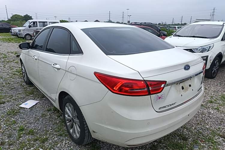 Used Ford Escort 2015 1.5L Automatic Fashion Model Rear Left 45 Deg