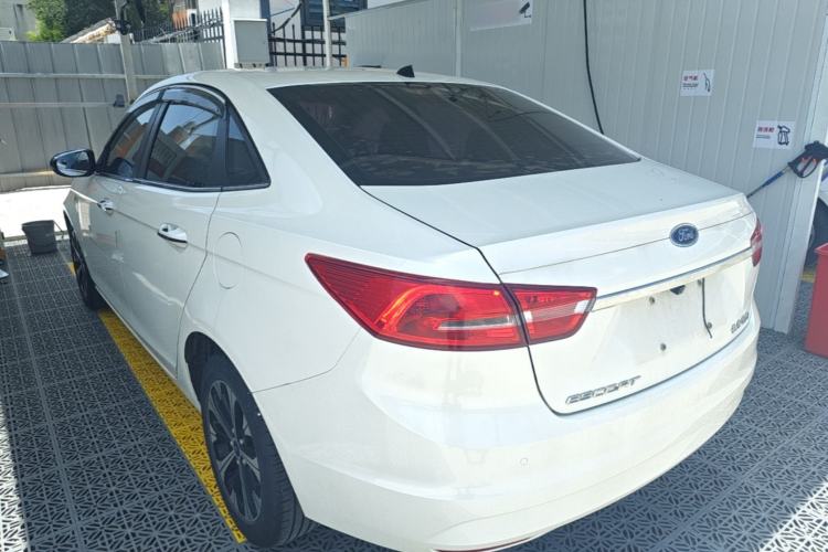 Used Ford Escort 2015 1.5L Automatic Fashion Model Rear Left 45 Deg