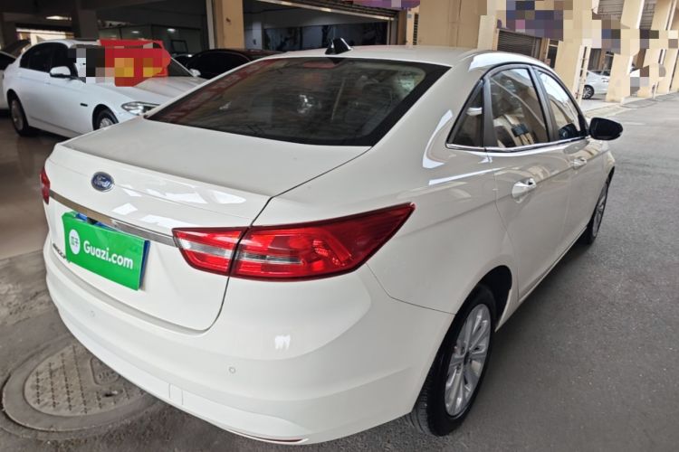 Used Ford Escort 2015 1.5L Manual Fashion Edition Rear Right 45 Deg