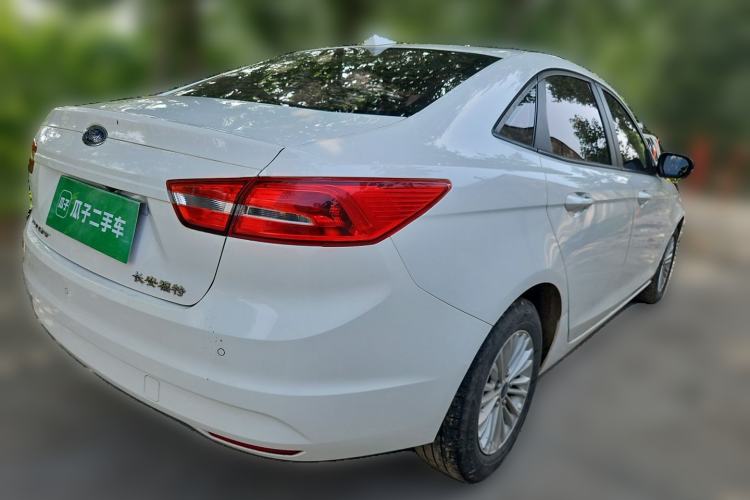 Used Ford Escort 2015 1.5L Automatic Comfort Edition Rear Right 45 Deg