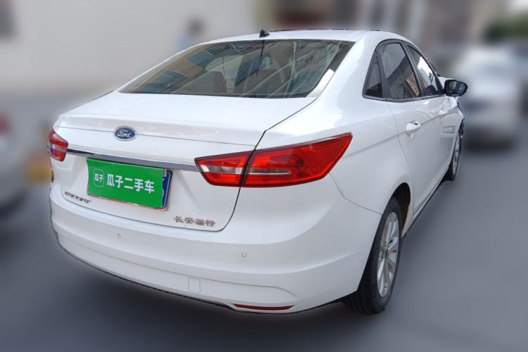 Used Ford Escort 2015 1.5L Automatic Fashion Model Rear Right 45 Deg