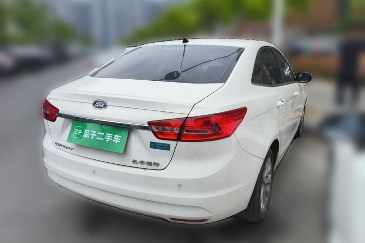 Used Ford Escort 2015 1.5L Automatic Fashion Model Rear Right 45 Deg