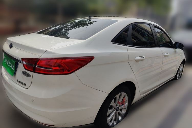 Used Ford Escort 2015 1.5L Automatic Fashion Model Rear Right 45 Deg