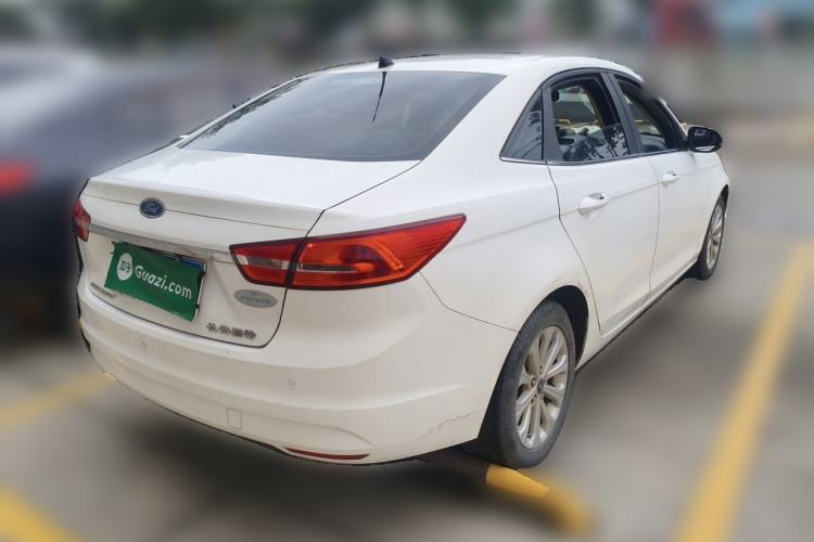 Used Ford Escort 2015 1.5L Manual Fashion Edition Rear Right 45 Deg
