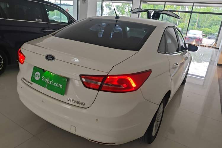 Used Ford Escort 2015 1.5L Automatic Comfort Edition Rear Right 45 Deg