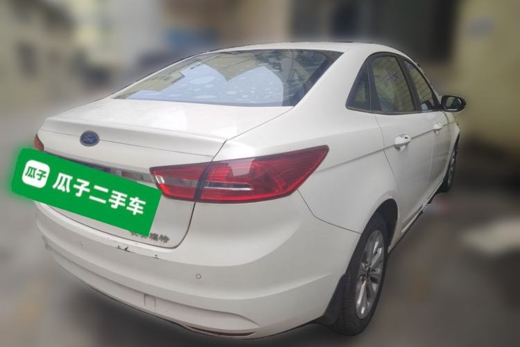 Used Ford Escort 2015 1.5L Automatic Fashion Model Rear Right 45 Deg