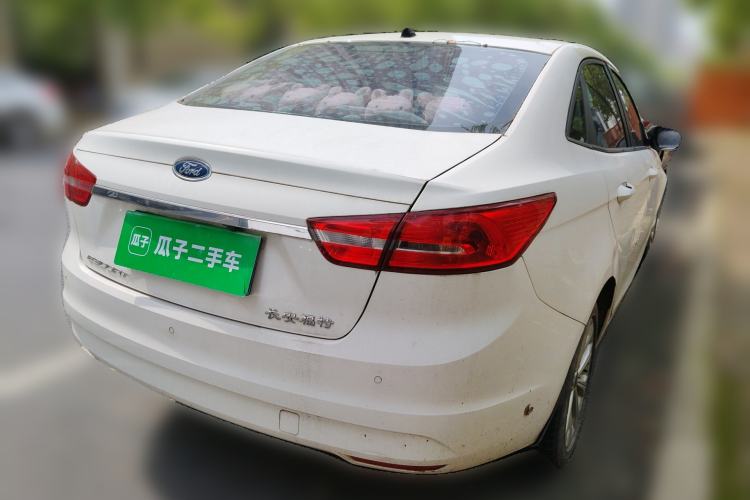 Used Ford Escort 2015 1.5L Automatic Fashion Model Rear Right 45 Deg