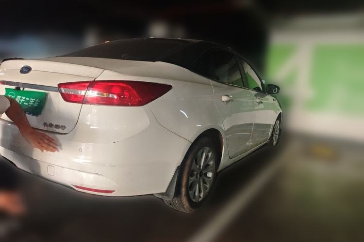 Used Ford Escort 2015 1.5L Automatic Fashion Model Rear Right 45 Deg