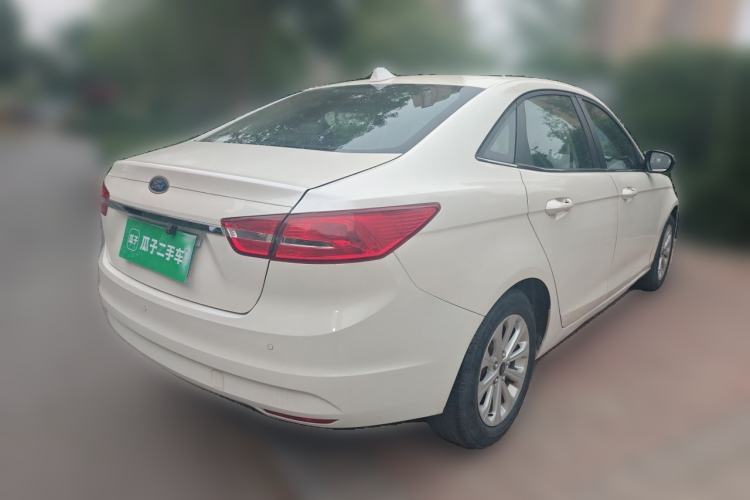 Used Ford Escort 2015 1.5L Automatic Fashion Model Rear Right 45 Deg