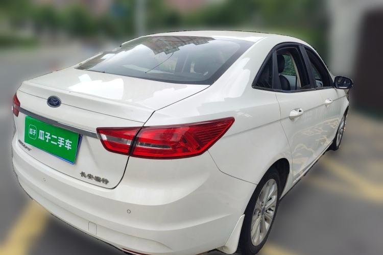 Used Ford Escort 2015 1.5L Automatic Fashion Model Rear Right 45 Deg