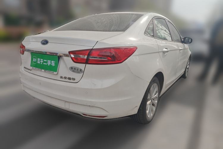 Used Ford Escort 2015 1.5L Automatic Fashion Model Rear Right 45 Deg