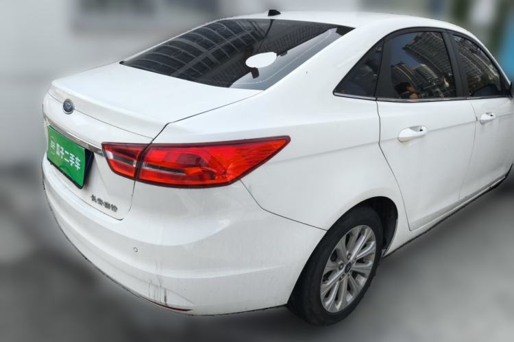 Used Ford Escort 2015 1.5L Automatic Fashion Model Rear Right 45 Deg