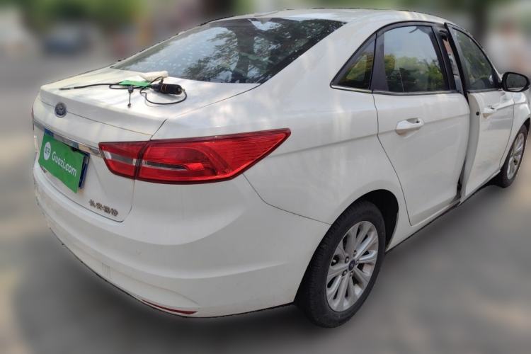 Used Ford Escort 2015 1.5L Automatic Fashion Model Rear Right 45 Deg