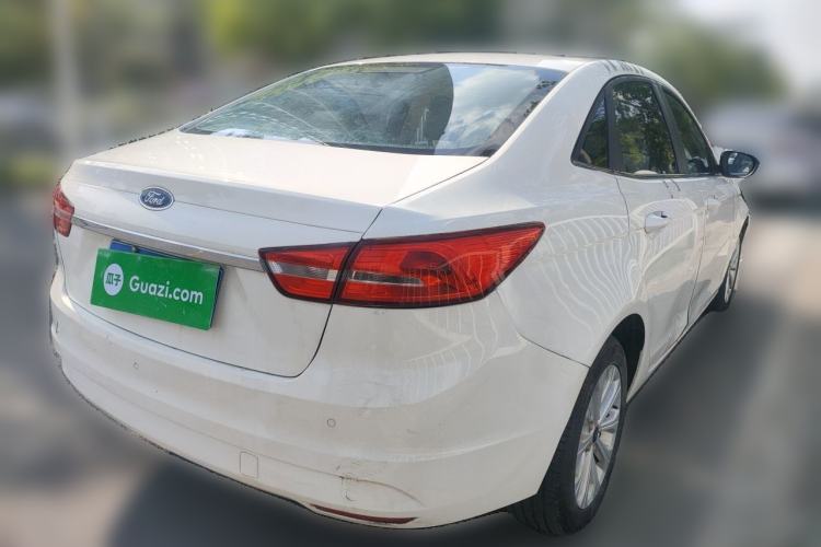 Used Ford Escort 2015 1.5L Manual Fashion Edition Rear Right 45 Deg