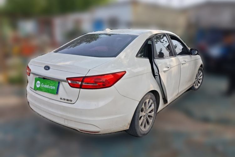 Used Ford Escort 2015 1.5L Automatic Fashion Model Rear Right 45 Deg