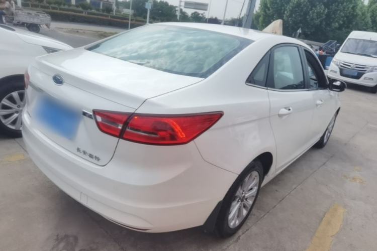 Used Ford Escort 2015 1.5L Automatic Fashion Model Rear Right 45 Deg
