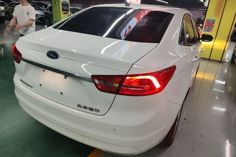 Used Ford Escort 2015 1.5L Automatic Fashion Model Rear Right 45 Deg