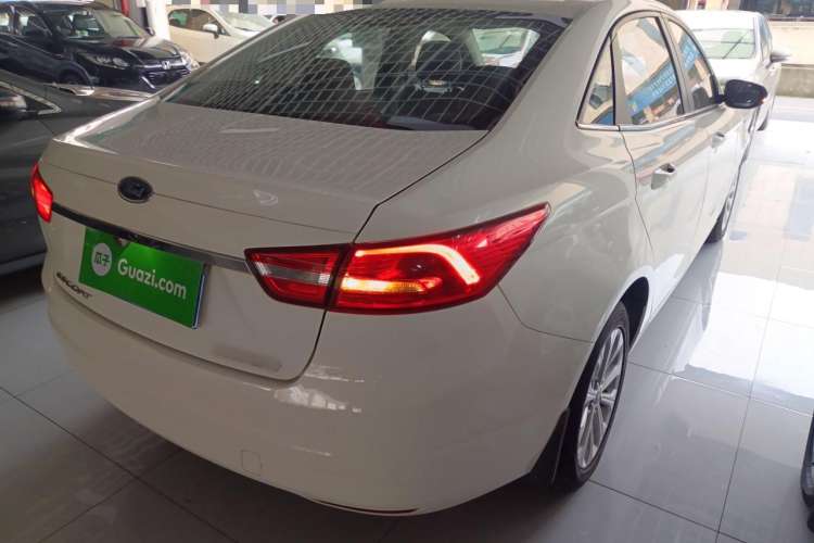 Used Ford Escort 2015 1.5L Automatic Fashion Model Rear Right 45 Deg