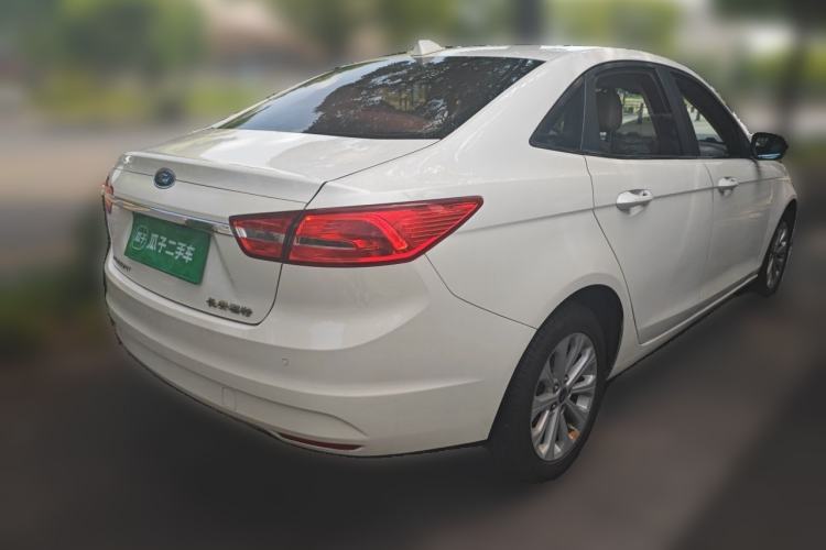 Used Ford Escort 2015 1.5L Automatic Fashion Model Rear Right 45 Deg