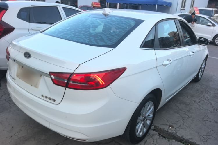 Used Ford Escort 2015 1.5L Automatic Fashion Model Rear Right 45 Deg