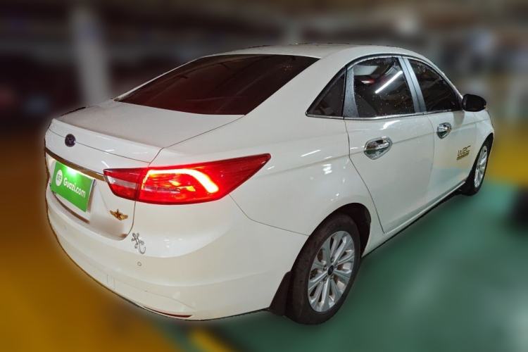 Used Ford Escort 2015 1.5L Manual Fashion Edition Rear Right 45 Deg