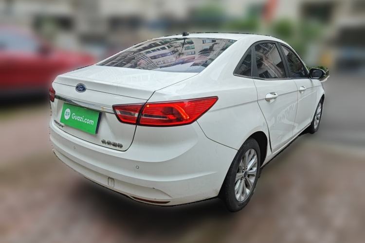 Used Ford Escort 2015 1.5L Automatic Fashion Model Rear Right 45 Deg