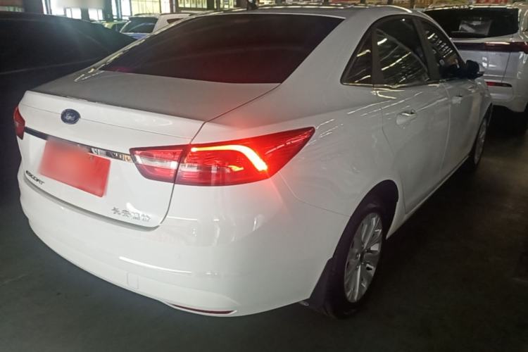 Used Ford Escort 2015 1.5L Automatic Fashion Model Rear Right 45 Deg