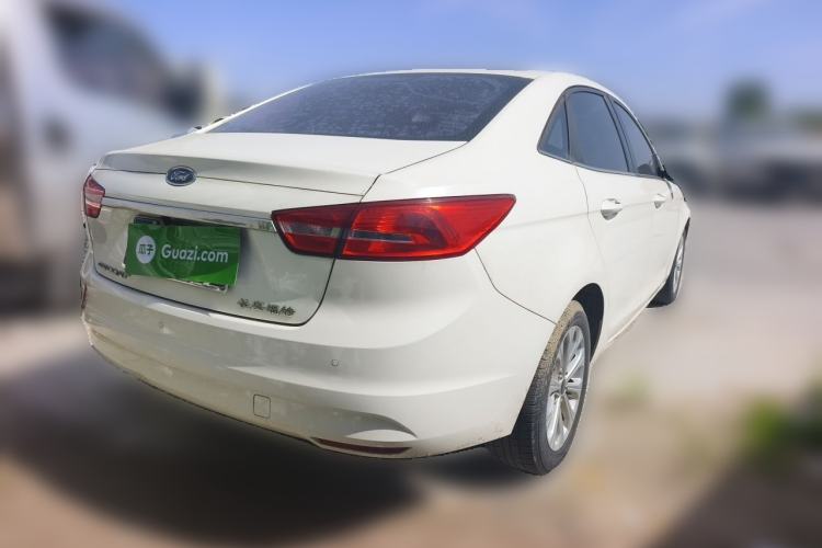 Used Ford Escort 2015 1.5L Manual Fashion Edition Rear Right 45 Deg