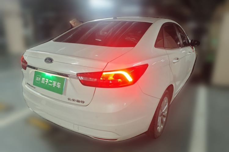 Used Ford Escort 2015 1.5L Automatic Fashion Model Rear Right 45 Deg