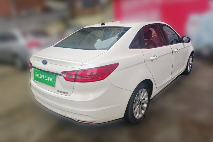 Used Ford Escort 2015 1.5L Automatic Fashion Model Rear Right 45 Deg