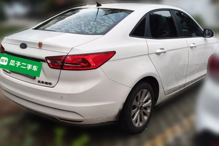 Used Ford Escort 2015 1.5L Automatic Fashion Model Rear Right 45 Deg