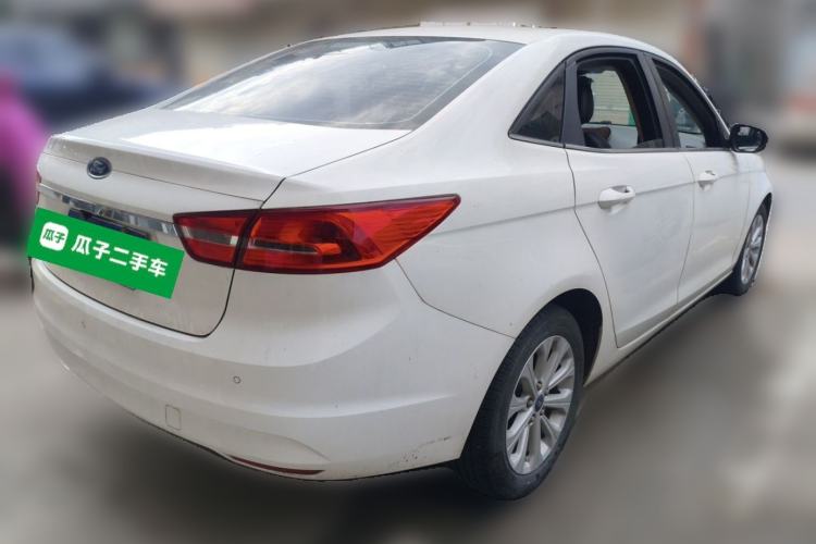 Used Ford Escort 2015 1.5L Automatic Fashion Model Rear Right 45 Deg