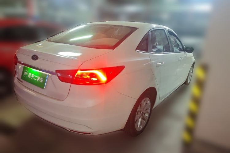 Used Ford Escort 2015 1.5L Automatic Fashion Model Rear Right 45 Deg