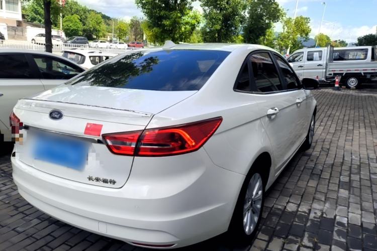 Used Ford Escort 2015 1.5L Automatic Fashion Model Rear Right 45 Deg