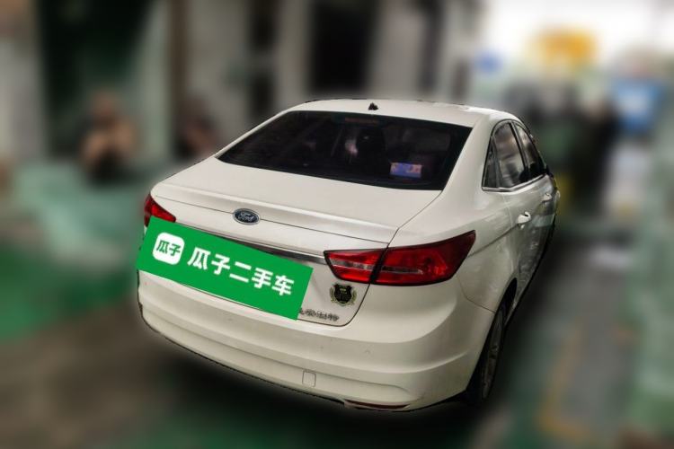 Used Ford Escort 2015 1.5L Automatic Fashion Model Rear Right 45 Deg