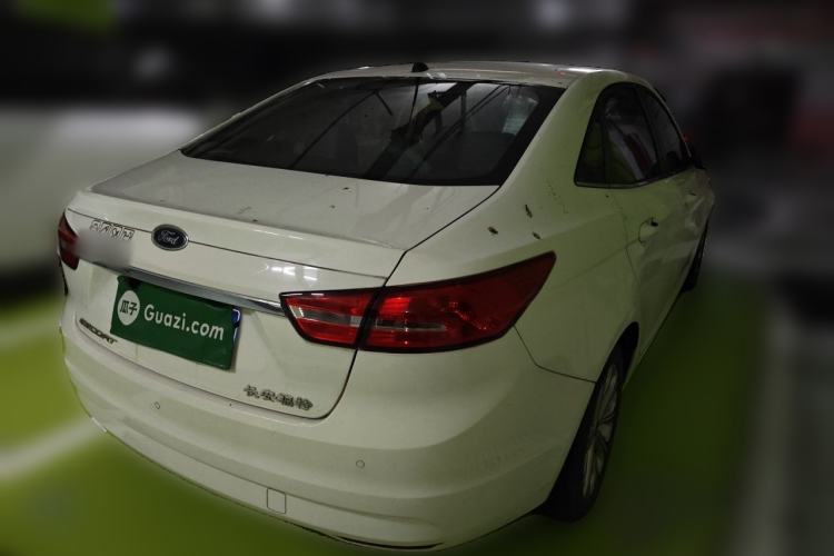 Used Ford Escort 2015 1.5L Automatic Fashion Model Rear Right 45 Deg